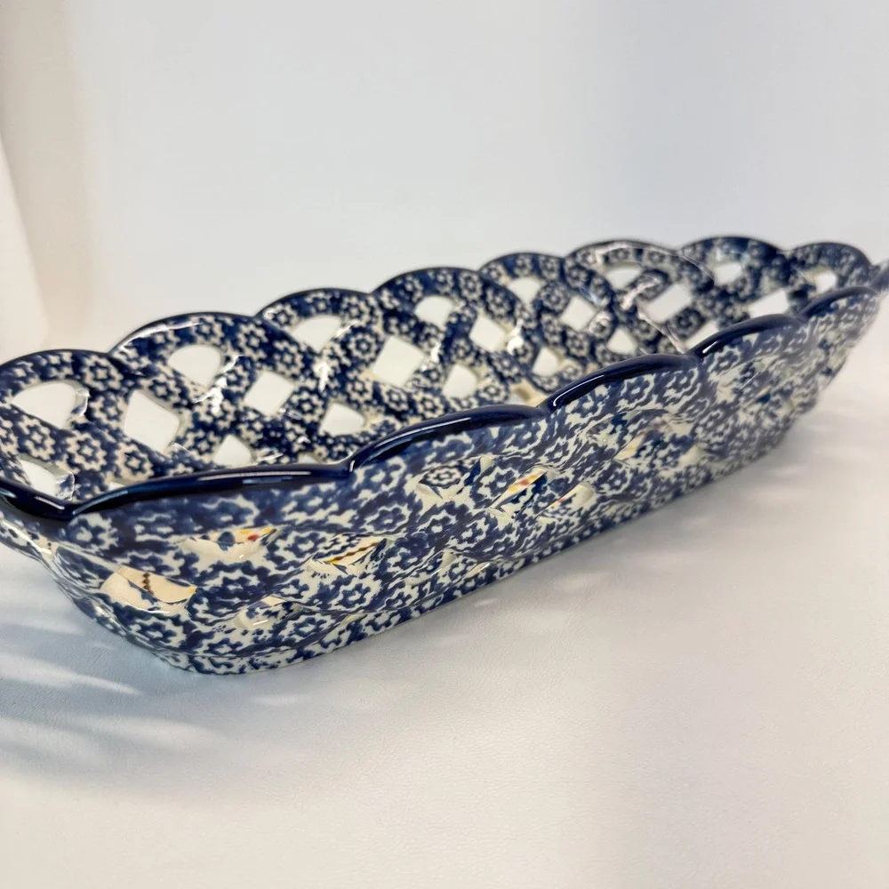 Temp-tations Oval Bread Dish Old World Blue Floral Ceramic Lattice PPP-JN-798082
